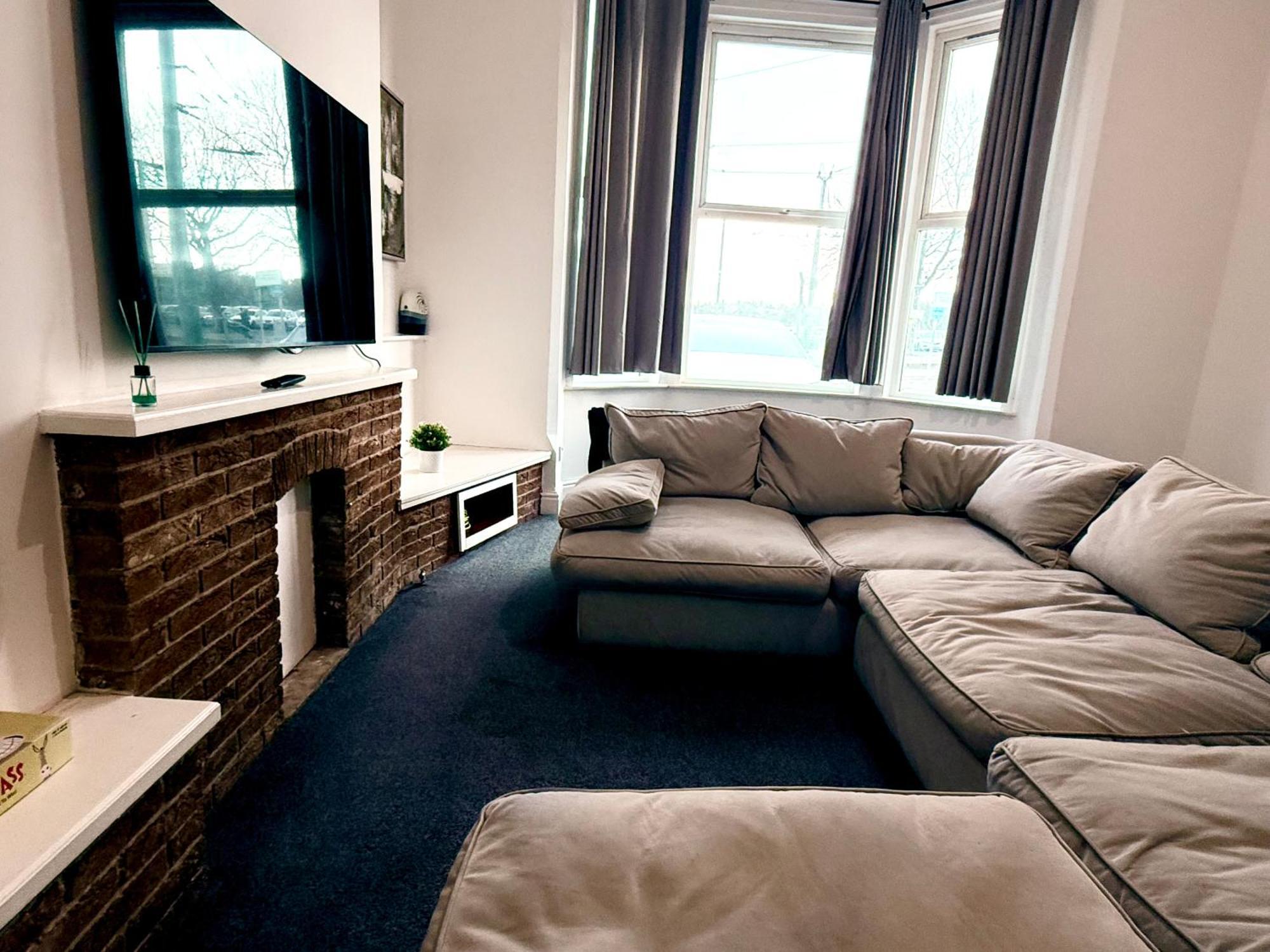 Апартаменты Brand New Lovely Flats By The Forest Tram Stop In Ноттингем