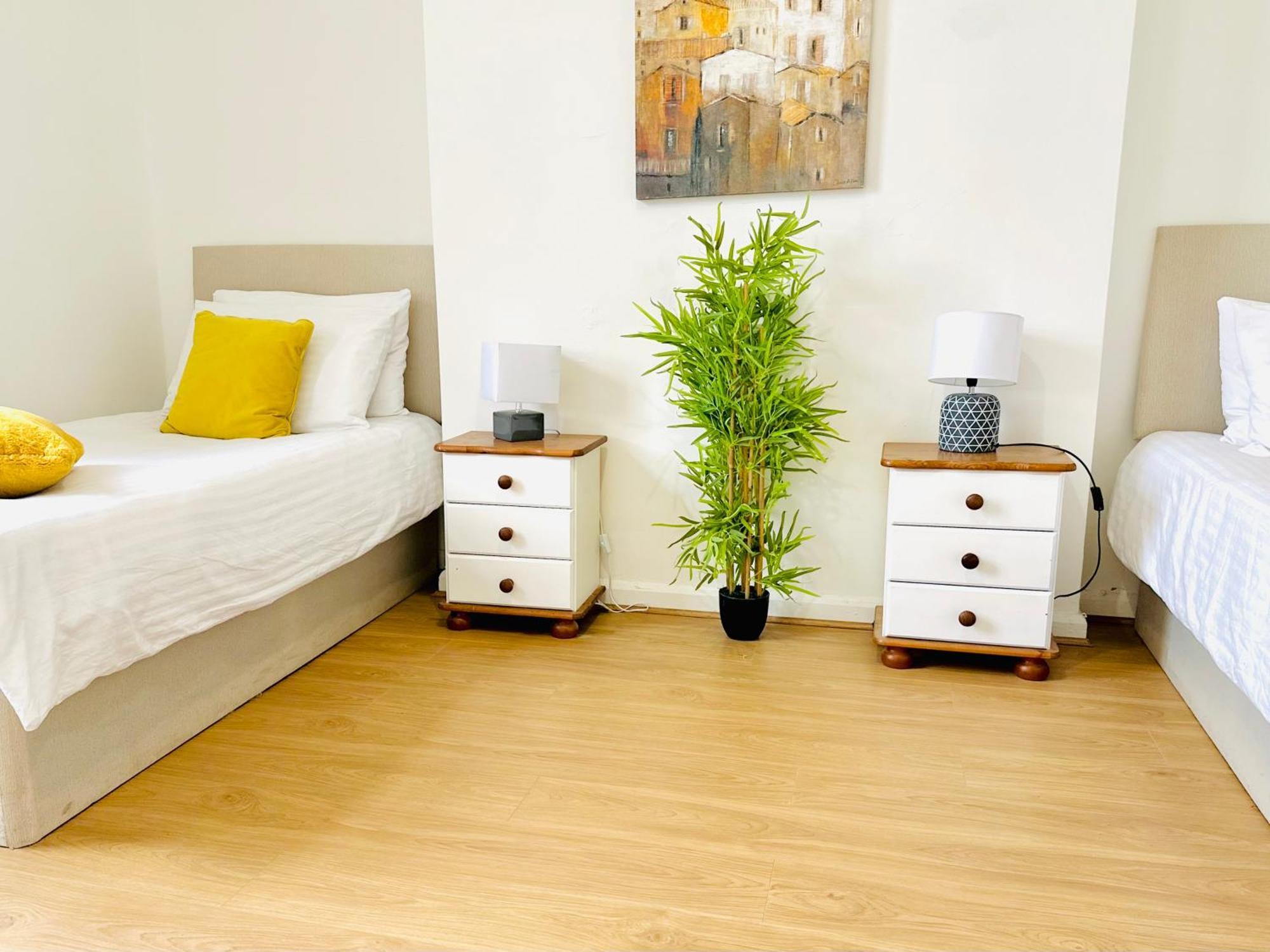 Apartamento Brand New Lovely Flats By The Forest Tram Stop In *
