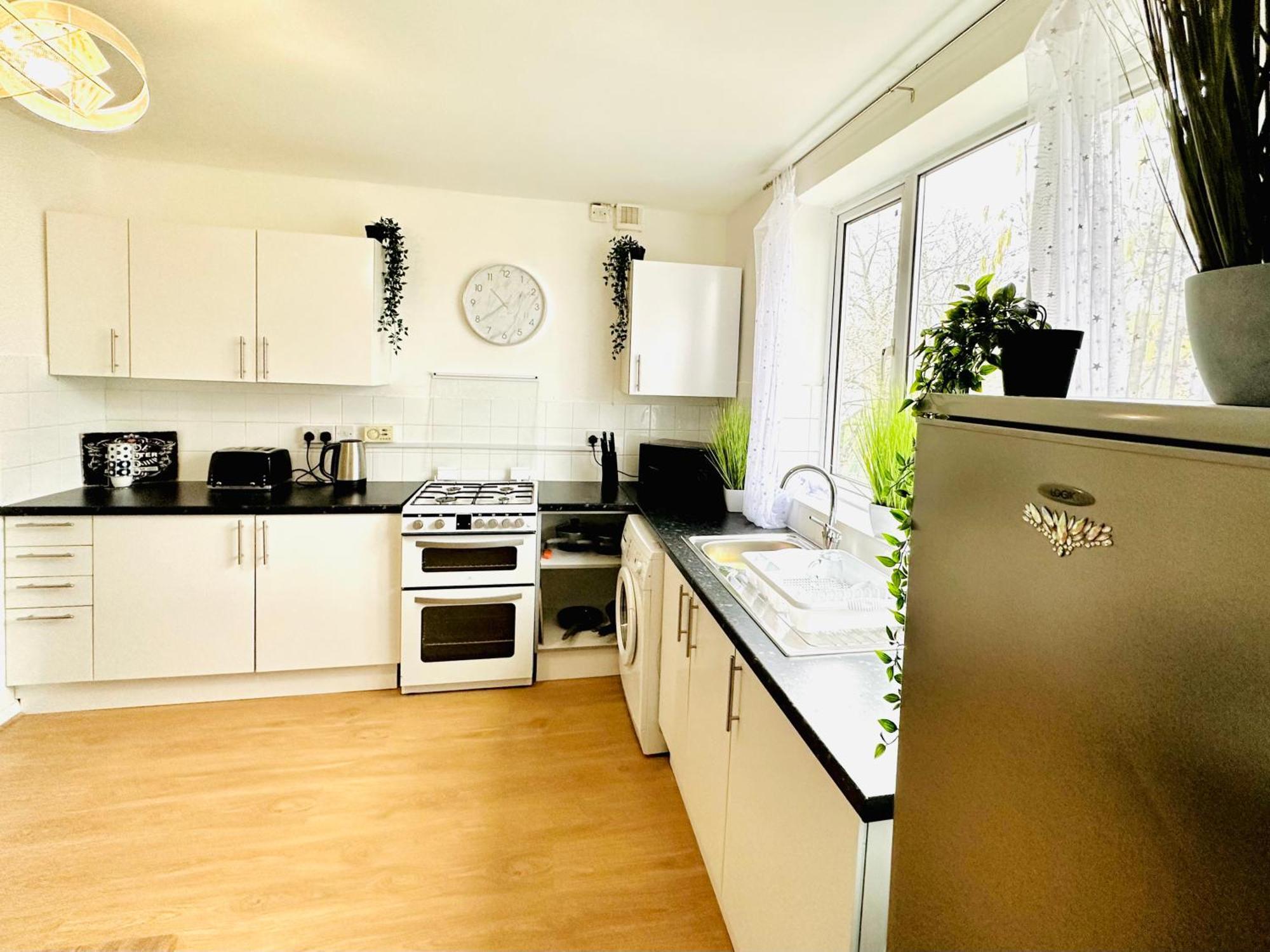 Apartamento Brand New Lovely Flats By The Forest Tram Stop In *