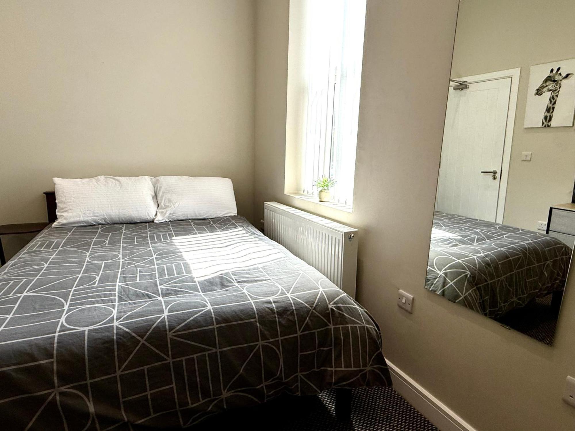 Brand New Lovely Flats By The Forest Tram Stop In Apartamento *