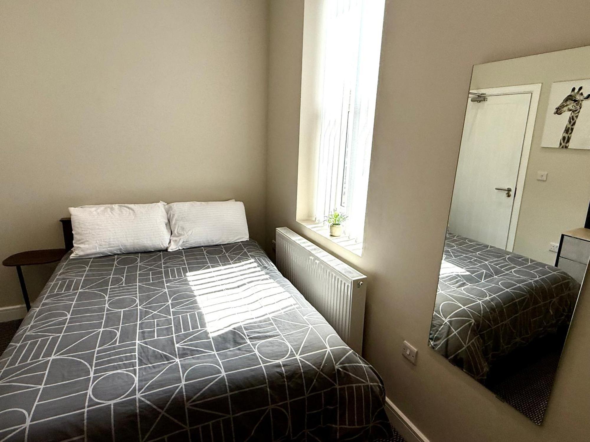 Apartamento Brand New Lovely Flats By The Forest Tram Stop In *