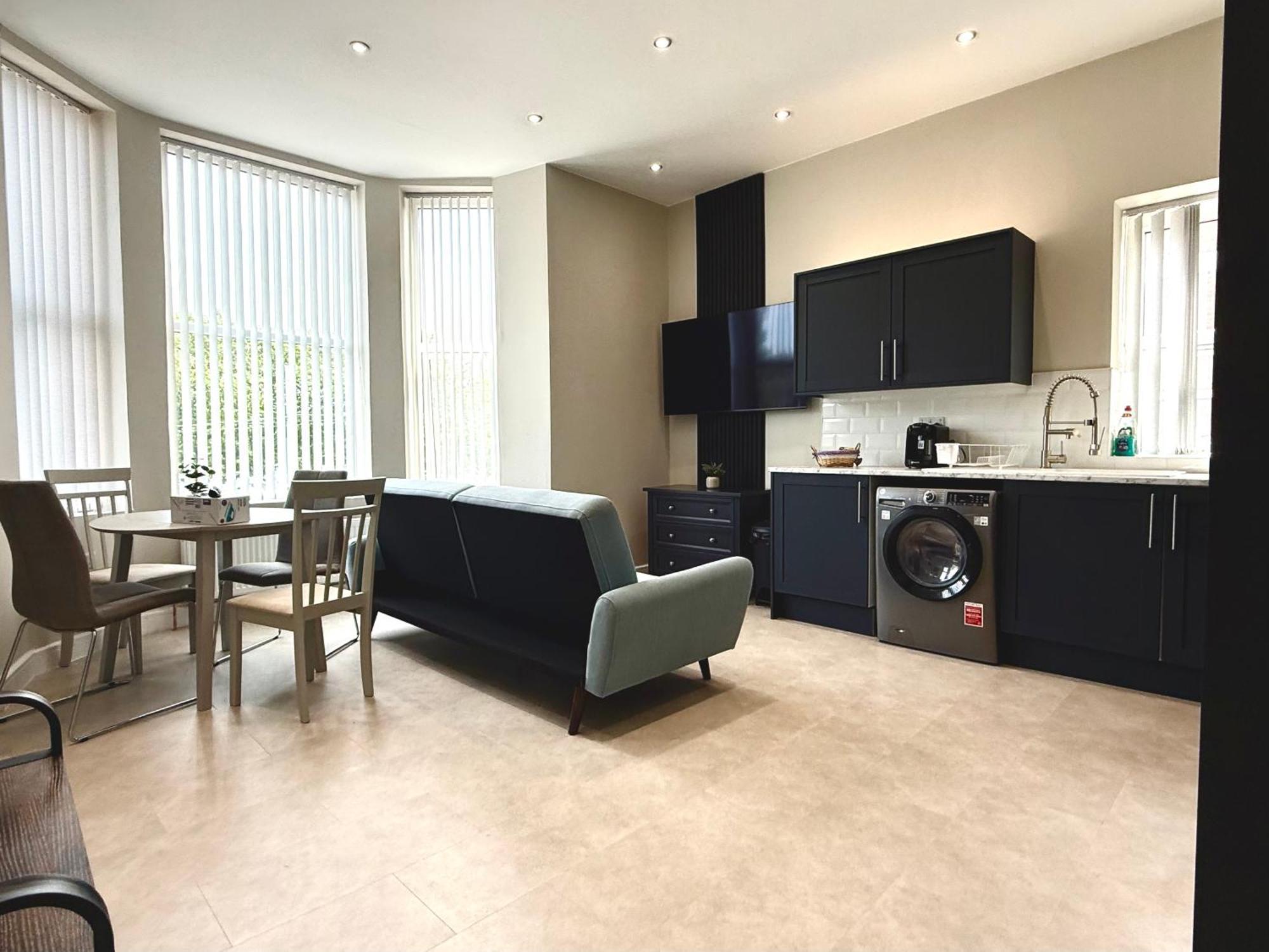 Brand New Lovely Flats By The Forest Tram Stop In Apartamento Nottingham