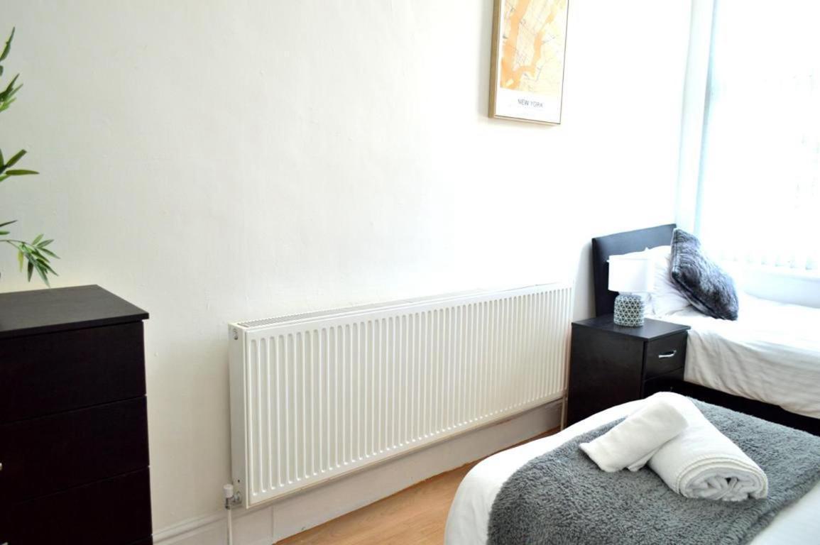 Apartamento Brand New Lovely Flats By The Forest Tram Stop In